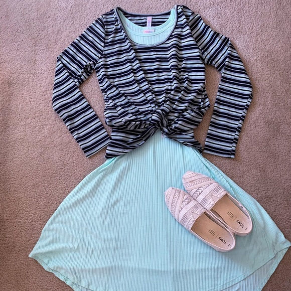 Lularoe lynnae - Picture 1 of 4